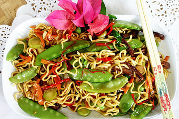 Bunte Nudeln Mit Zuckerschoten Und Pilzen Von Dieter Sedlaczek Chefkoch