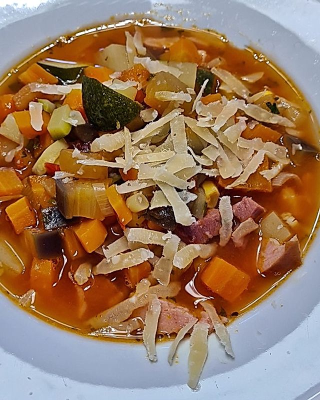 Gemüse-Tomaten-Suppe mit Kasseler