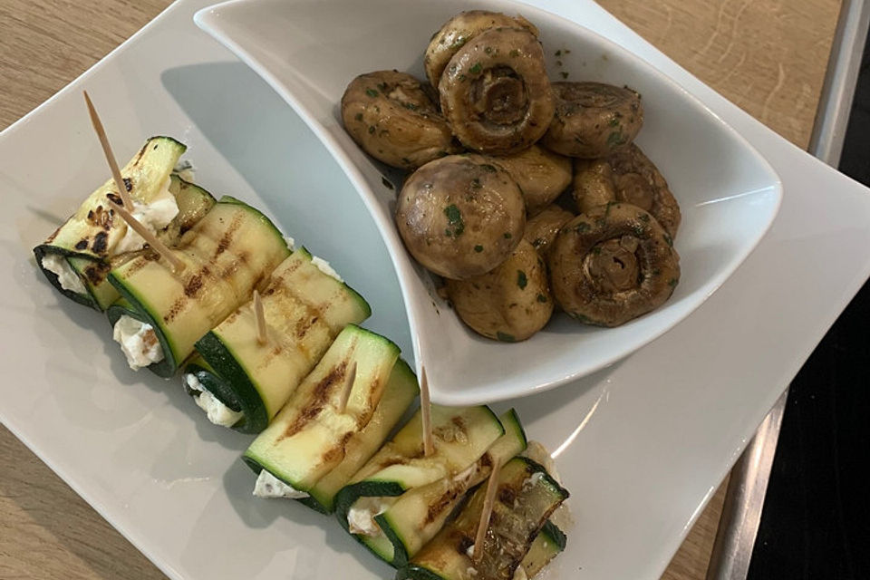 Zucchini-Frischkäse-Röllchen