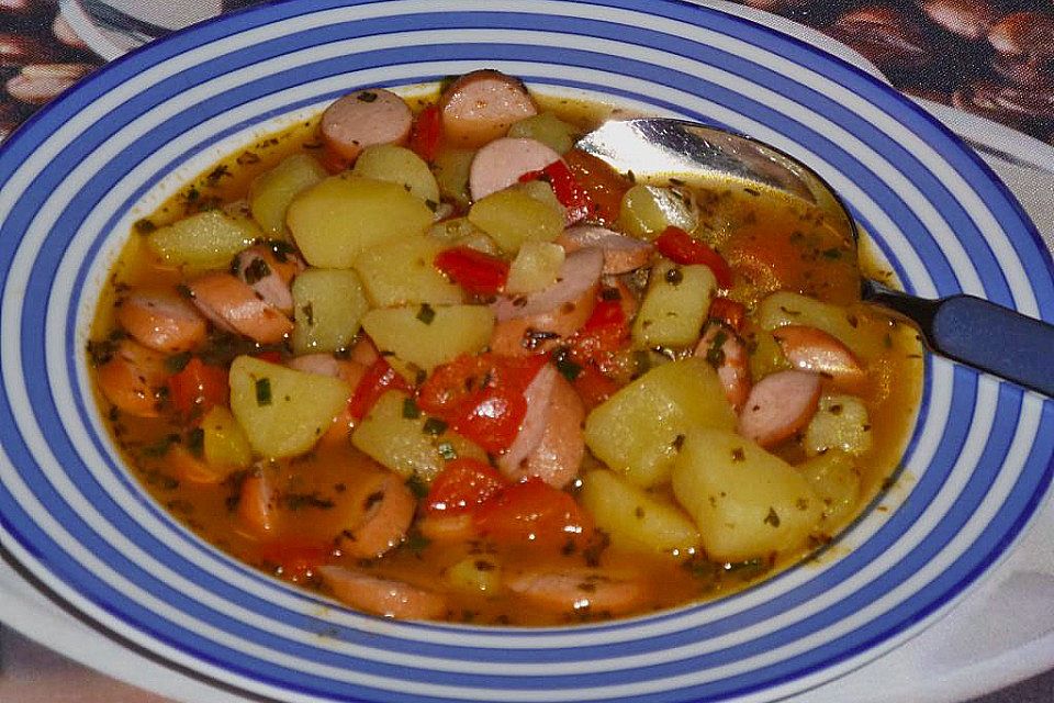 Kartoffel-Paprika-Suppe mit Crème fraîche