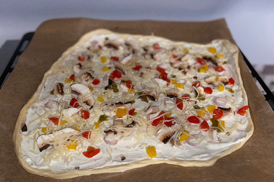 Schneller Gemüse-Flammkuchen