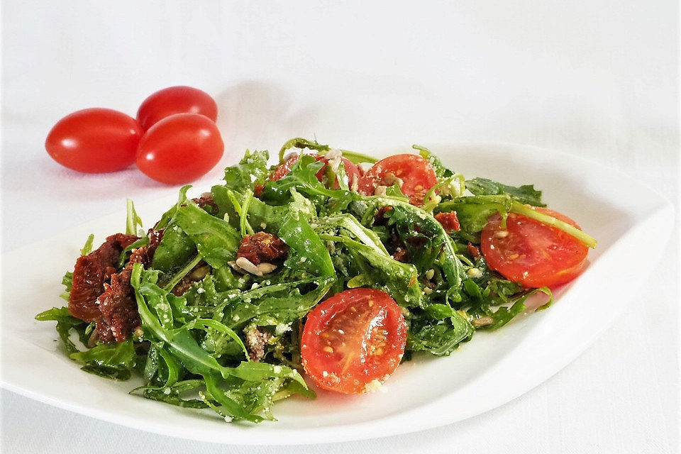 Rucola mit Balsamico und Parmesan