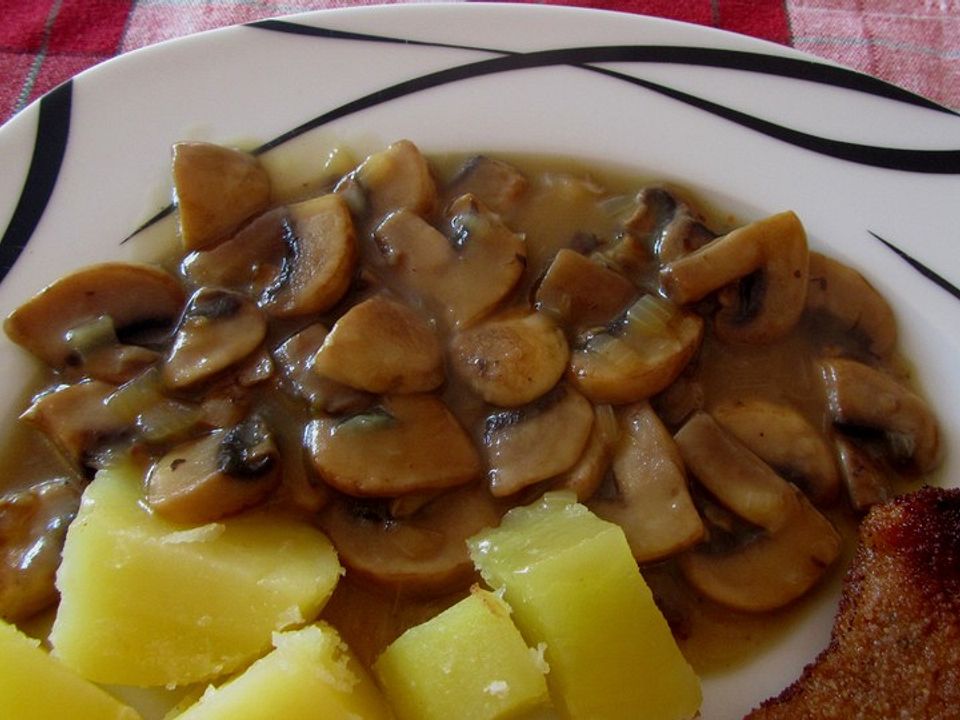 Champignons mit Weißwein und Zwiebeln von Fergne| Chefkoch