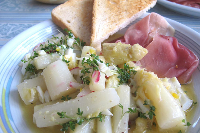 Lauwarmer Spargelsalat Mit Eier Vinaigrette Von Monika Chefkoch