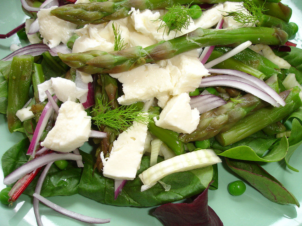 Salat mit Spargel, Erbsen, Fenchel und Mozzarella von dodith| Chefkoch