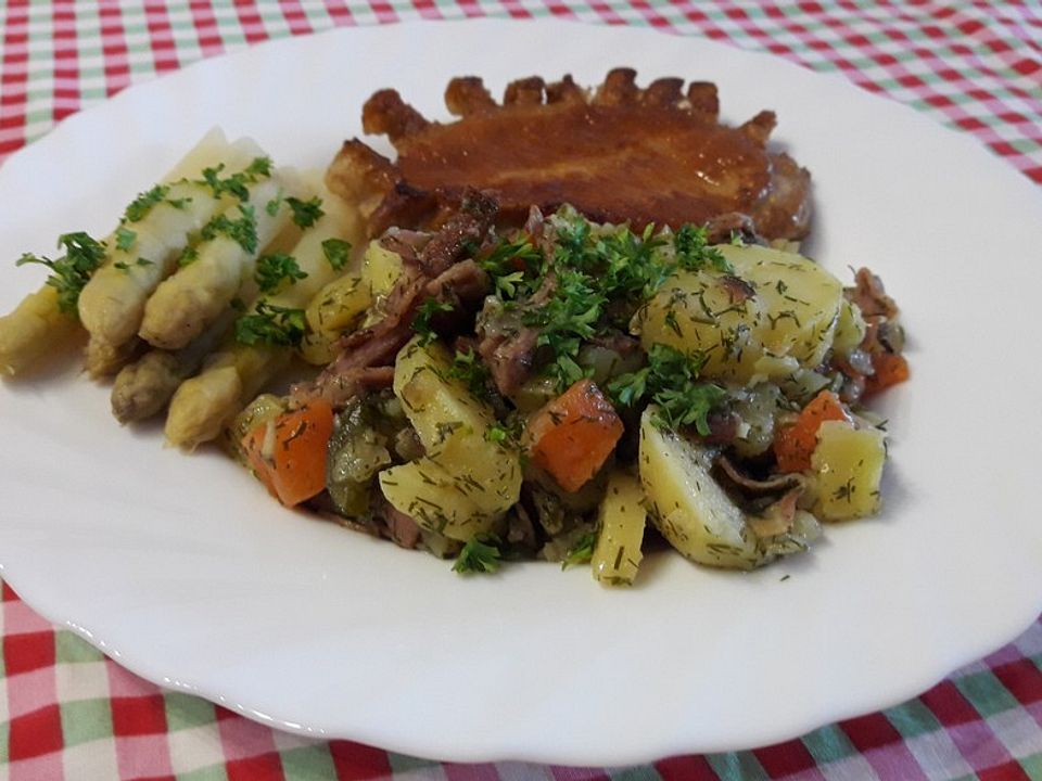 Warmer Kartoffelsalat mit Schinken und Zwiebeln von eisbobby| Chefkoch