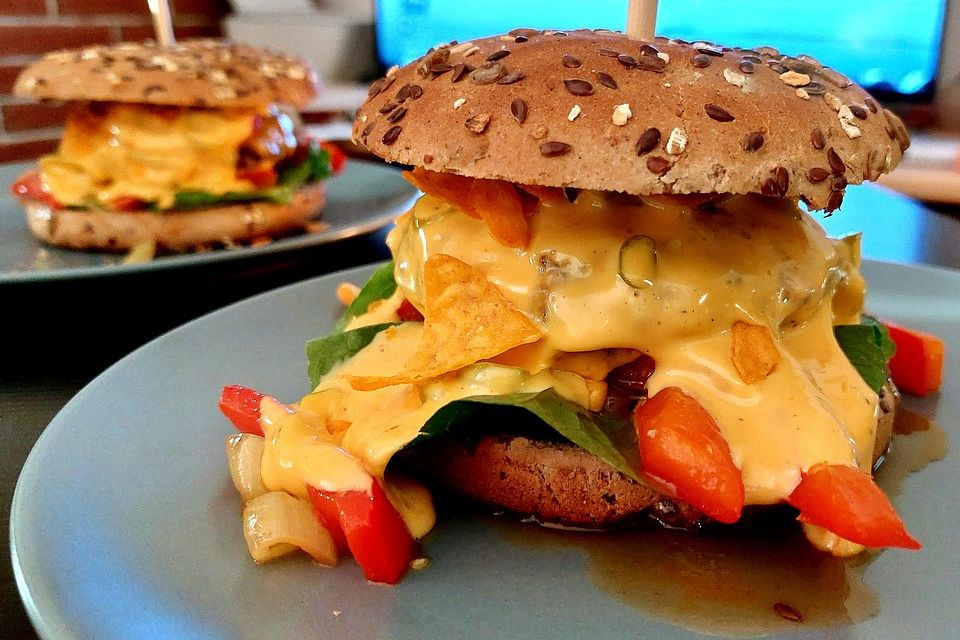 El Chapo Burger mit Cheddar Chilisauce und Whiskey-Gemüse