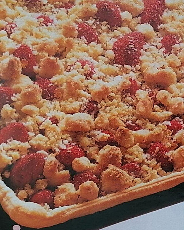 Erdbeer-Streuselkuchen deluxe