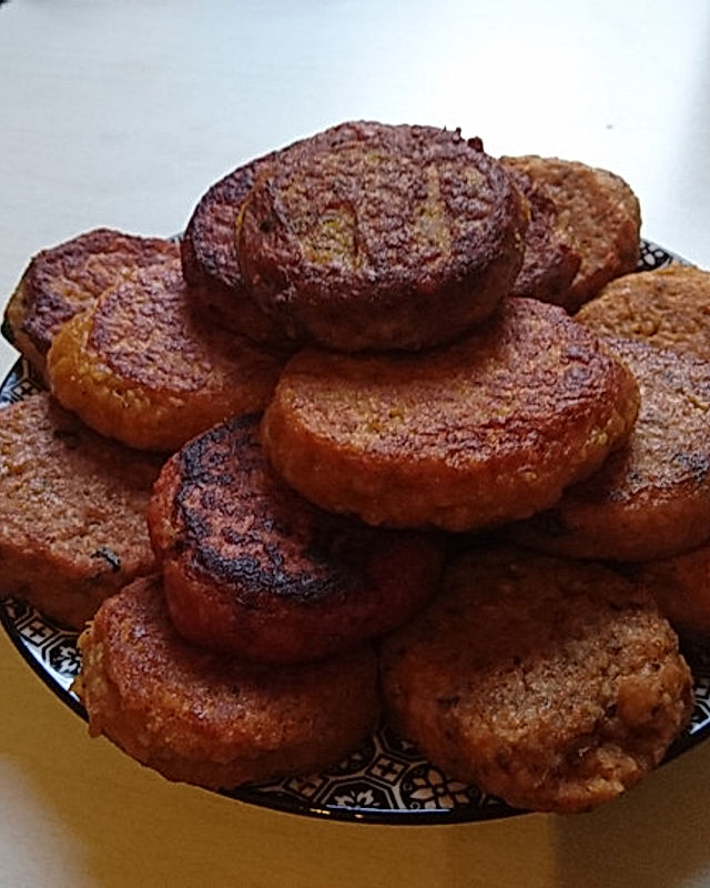 Vegane Burgerpatties oder Bouletten aus Couscous und Linsen