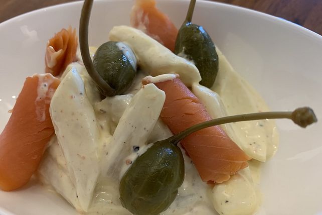 Spargelsalat mit Räucherlachs und Ei von pro-vit| Chefkoch