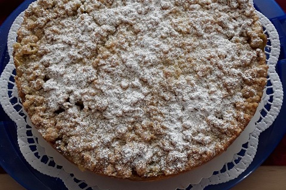 Rhabarberkuchen mit Vanillecreme und Streuseln