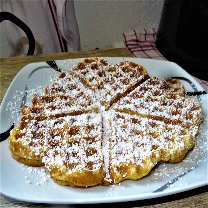 洋書 LECKERE WAFFELN UND PFANNKUCHEN FUR JEDE 81CaFUN6sJL._UF350,350_QL50_.jpg