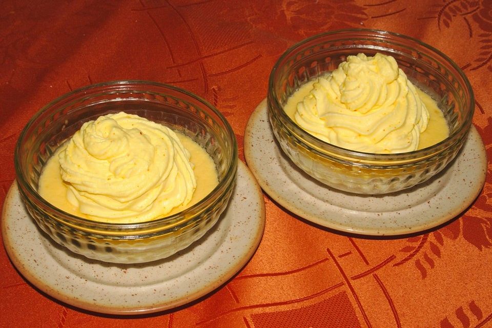 Zitronen-Frischkäse-Pudding mit Safrancreme