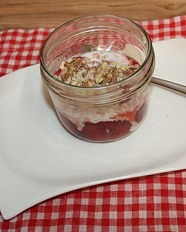 Erdbeer-Limetten-Kaltschale