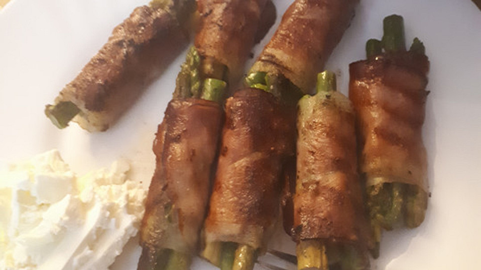Spargel-Schinken-Röllchen mit Salat von Kehks