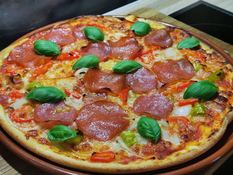 Pizza mit Salami, Paprika und Peperoni ala Setangi Beach von dieter ...