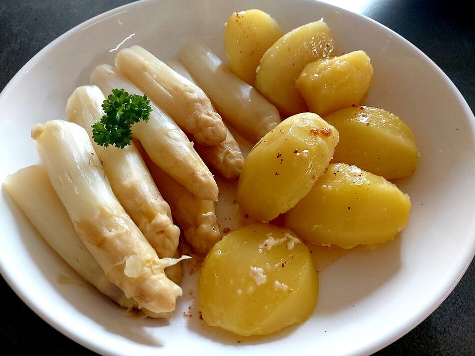 Gedämpfter Spargel und Kartöffelchen von -irene-| Chefkoch Gedämpfter Spargel und Kartöffelchen von -irene-| Chefkoch
