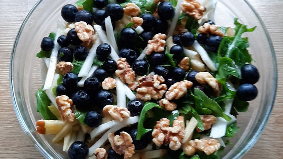 Erfrischender Rucola-Mairübchensalat von Kapü Erfrischender Rucola-Mairübchensalat von Kapü