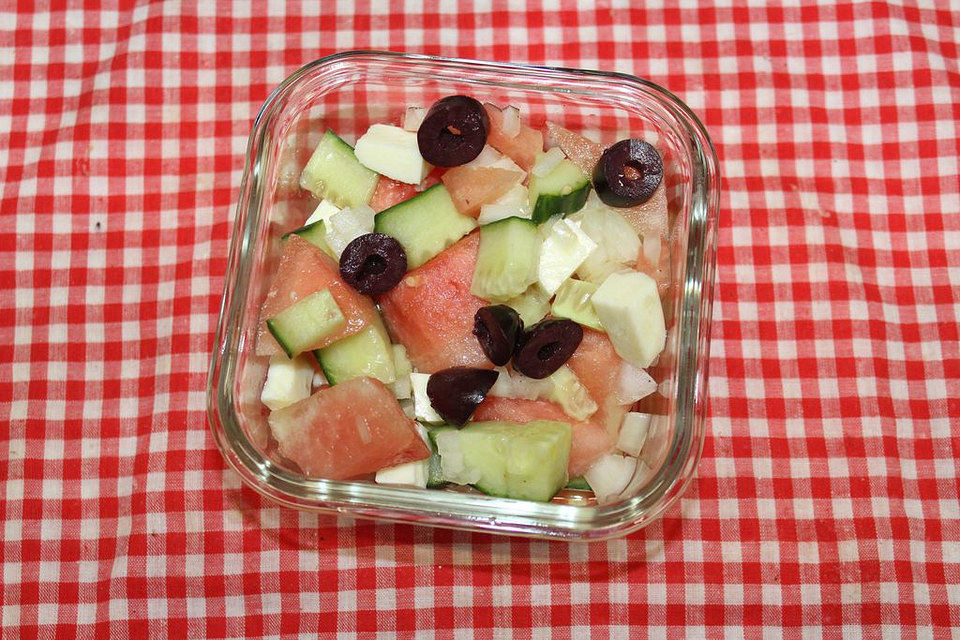 Wassermelonen-Oliven-Salat