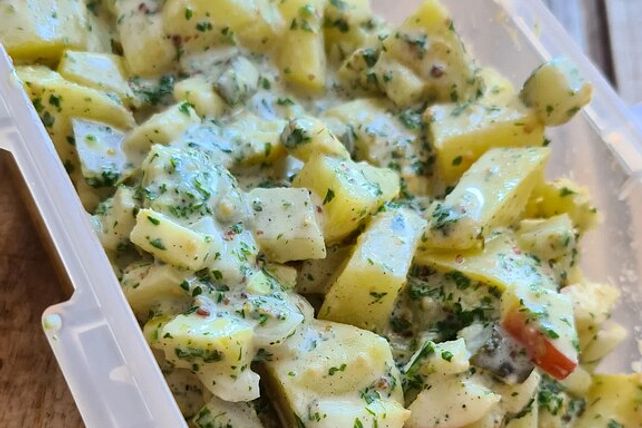Kartoffelsalat mit Ei, Gewürzgurke und Apfel von JoBob| Chefkoch