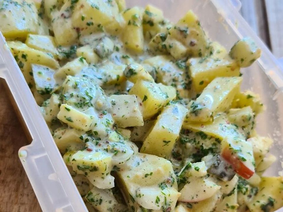 Kartoffelsalat mit Ei, Gewürzgurke und Apfel von JoBob| Chefkoch