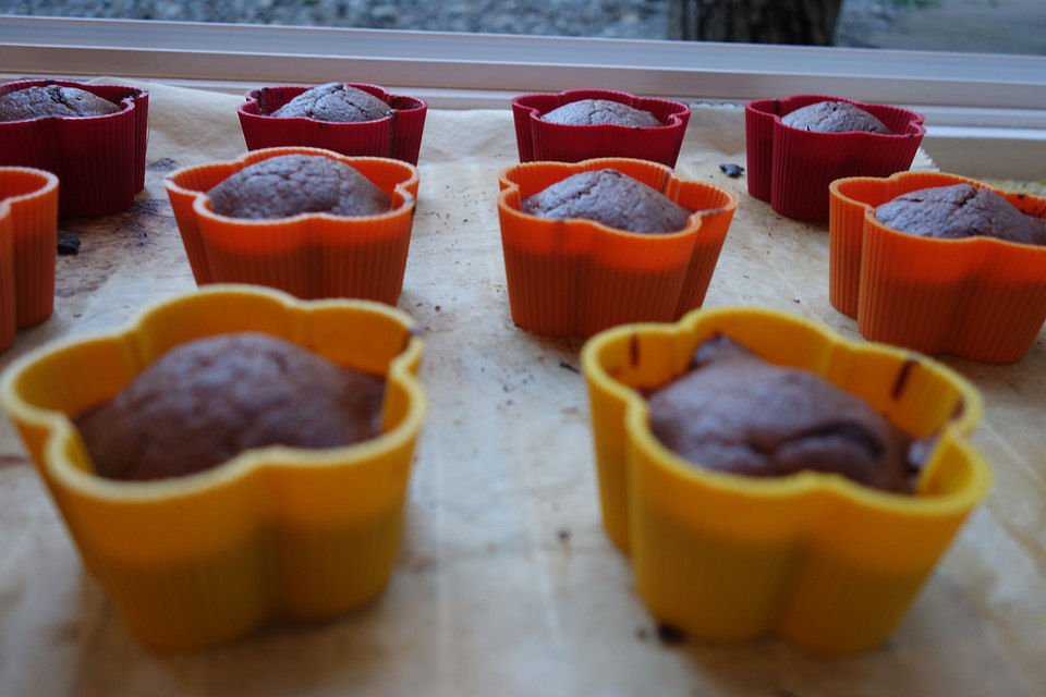 Vegane Bananen-Schokomuffins mit Schokokern