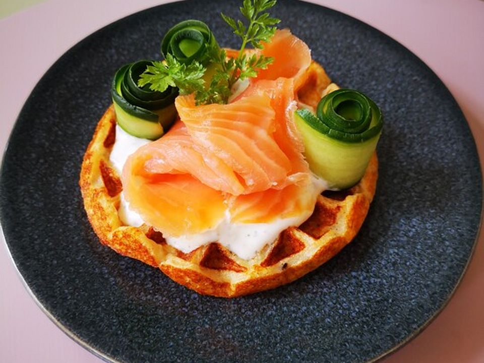 Kartoffelwaffeln mit Krabben oder Lachs von monhe| Chefkoch