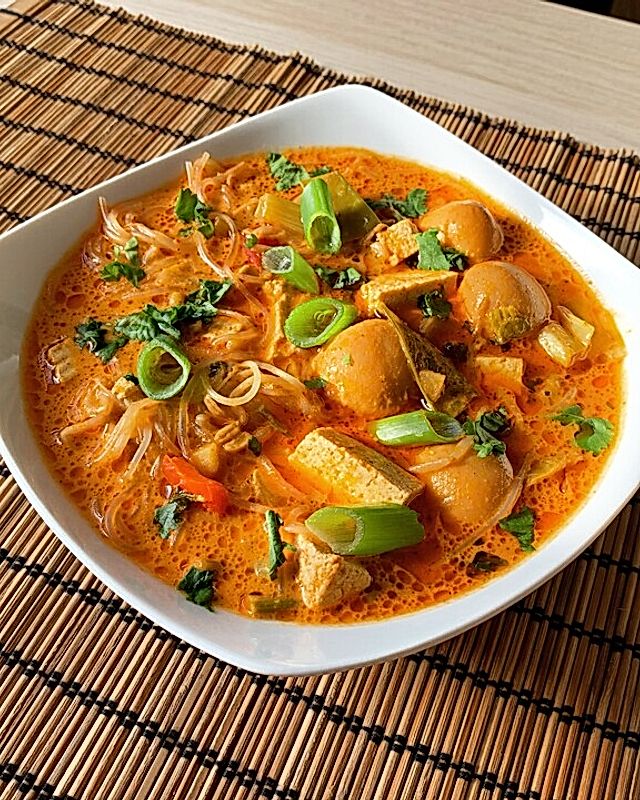Pikante vegane Thai-Suppe