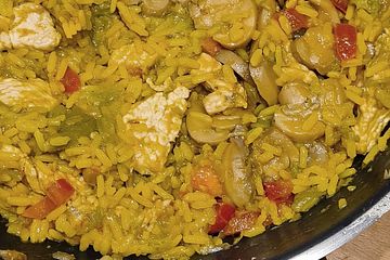 Curryreispfanne mit Putenbrust
