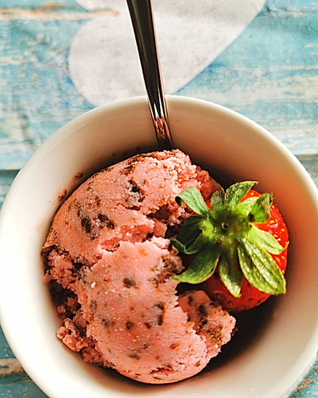 Erdbeer-Yogurette-Eis