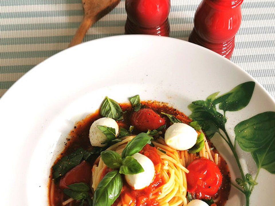 Spaghetti mit Mini-Mozzarella und Tomatensauce von Aymi73| Chefkoch