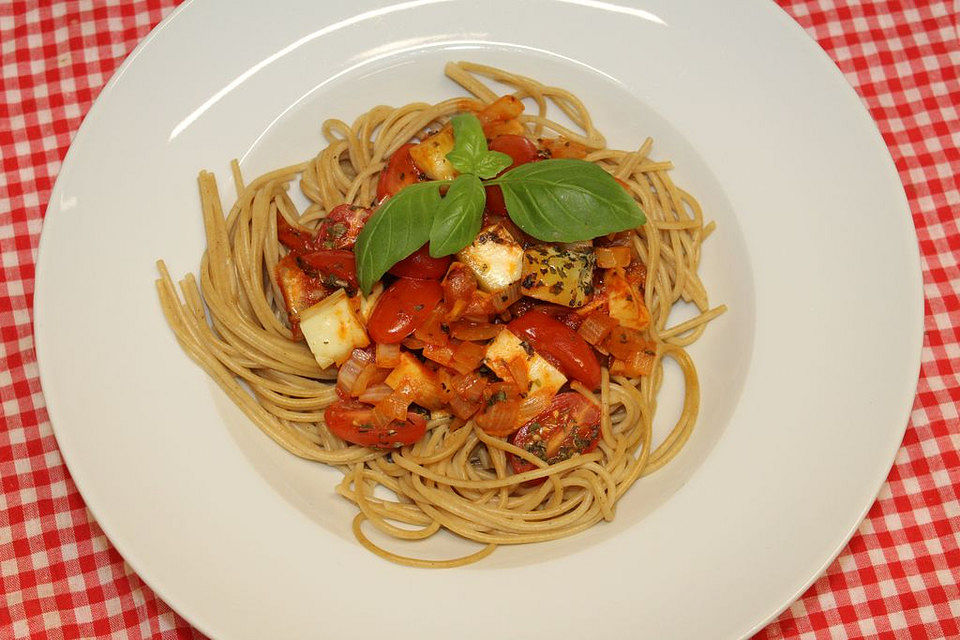 Spaghetti mit Mini-Mozzarella und Tomatensauce