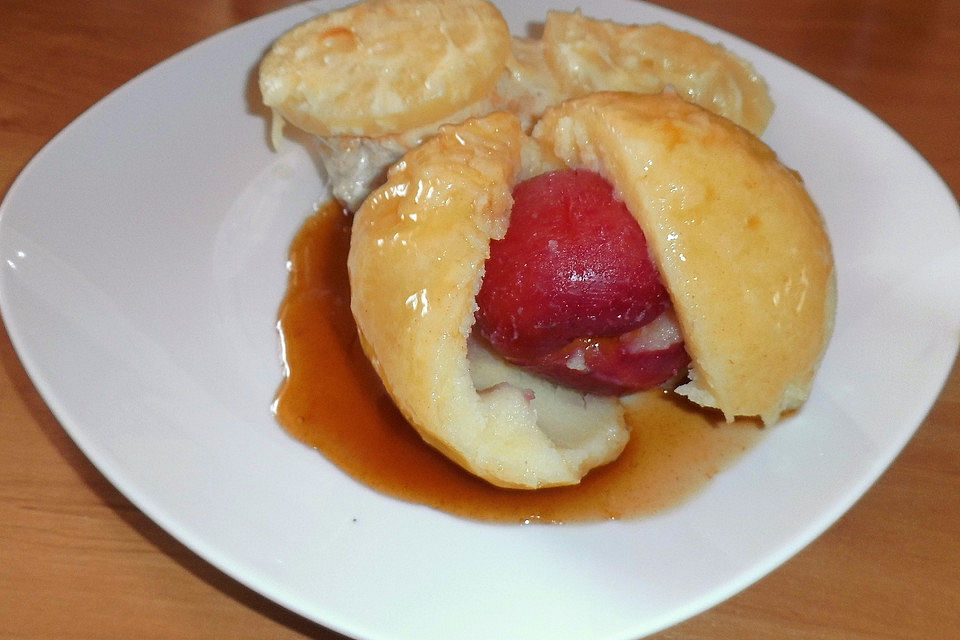 Kartoffelknödel aus Kartoffelpüree mit Himbeeren à la Didi