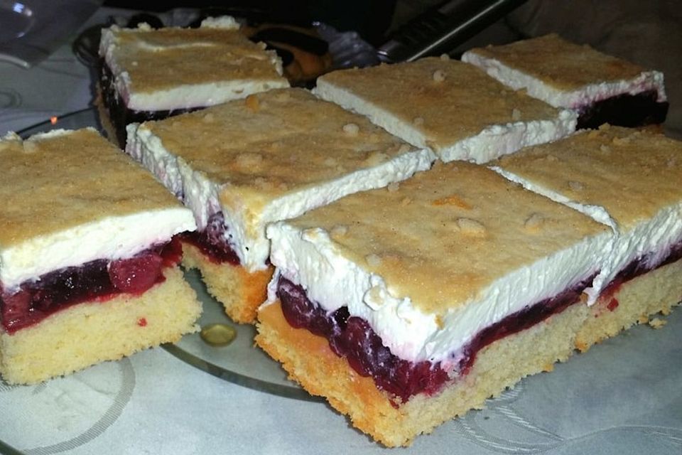 Kirschkuchen mit Schmand-Sahne