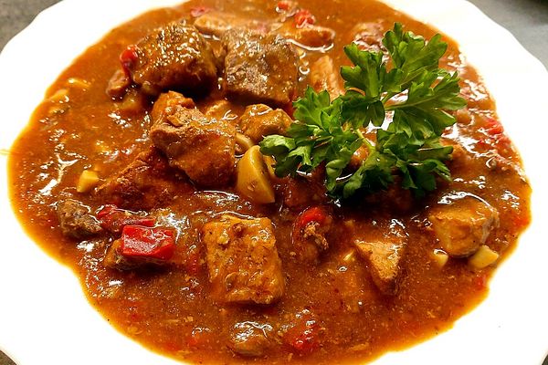 Ungarisches Schweinegulasch mit Champignons à la Didi von dieterfreundt ...