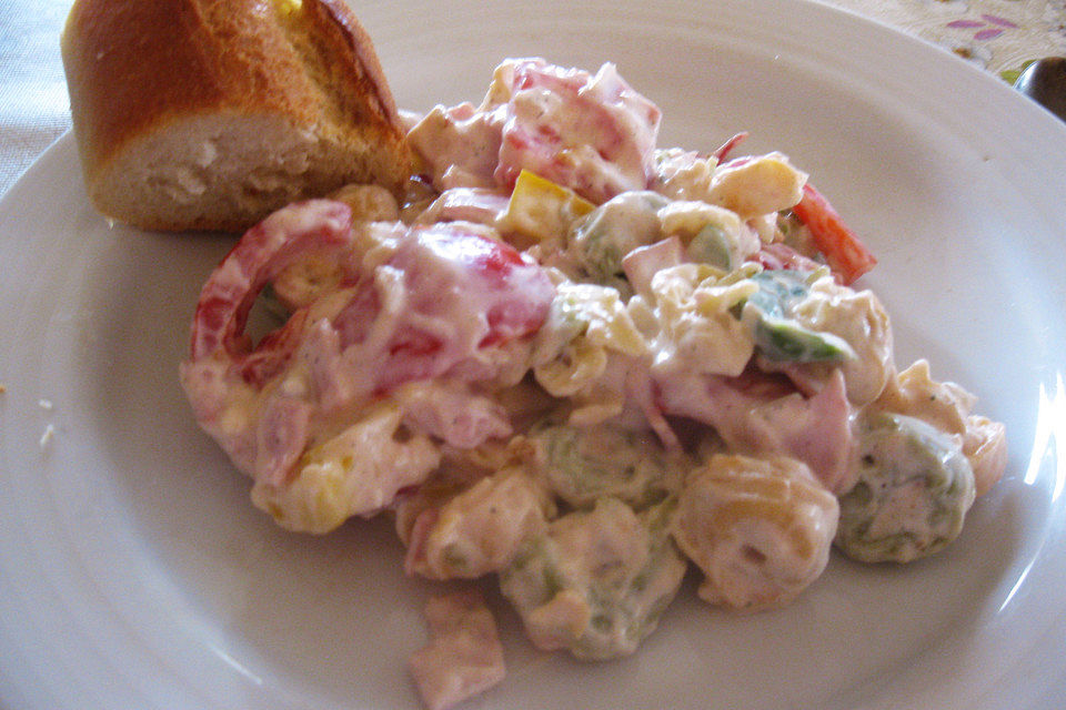 Tortellinisalat