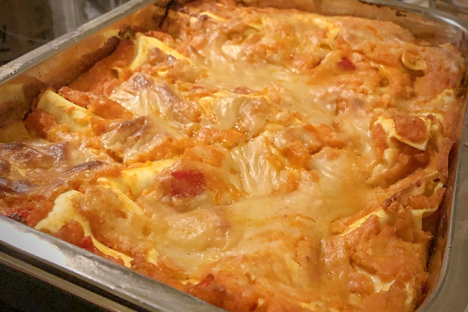 Vegane Lasagne mit Möhren, Paprika und Cashewkernen