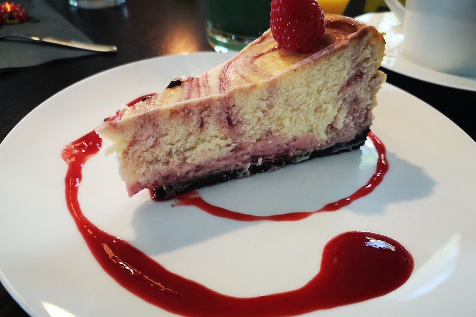 White Chocolate Raspberry Cheesecake