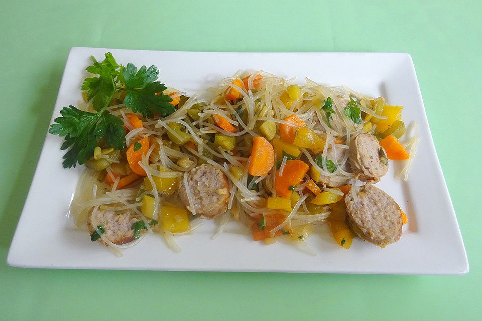 Asiatische Gemüse-Bratwurst-Pfanne