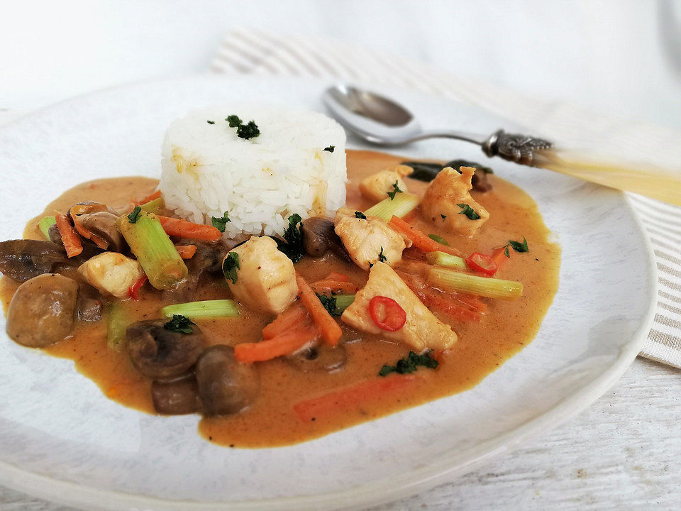 Thai Curry mit Hähnchenbrust, Karotten und Champignons von 4ring_cook ...