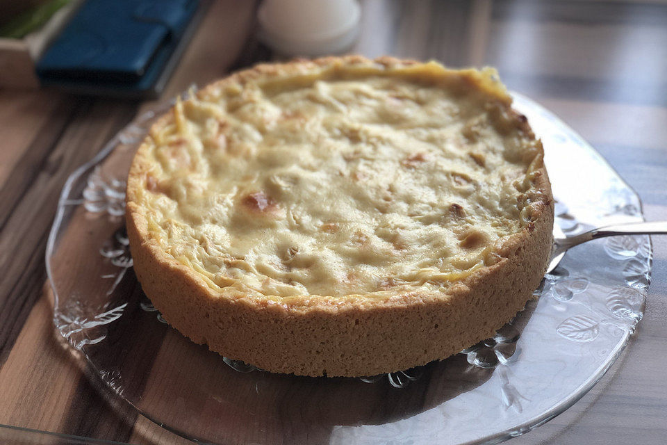 Apfelkuchen mit Sahne - Puddingguss