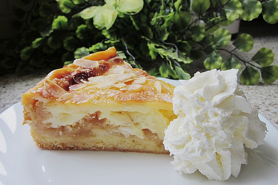 Apfelkuchen mit Sahne - Puddingguss