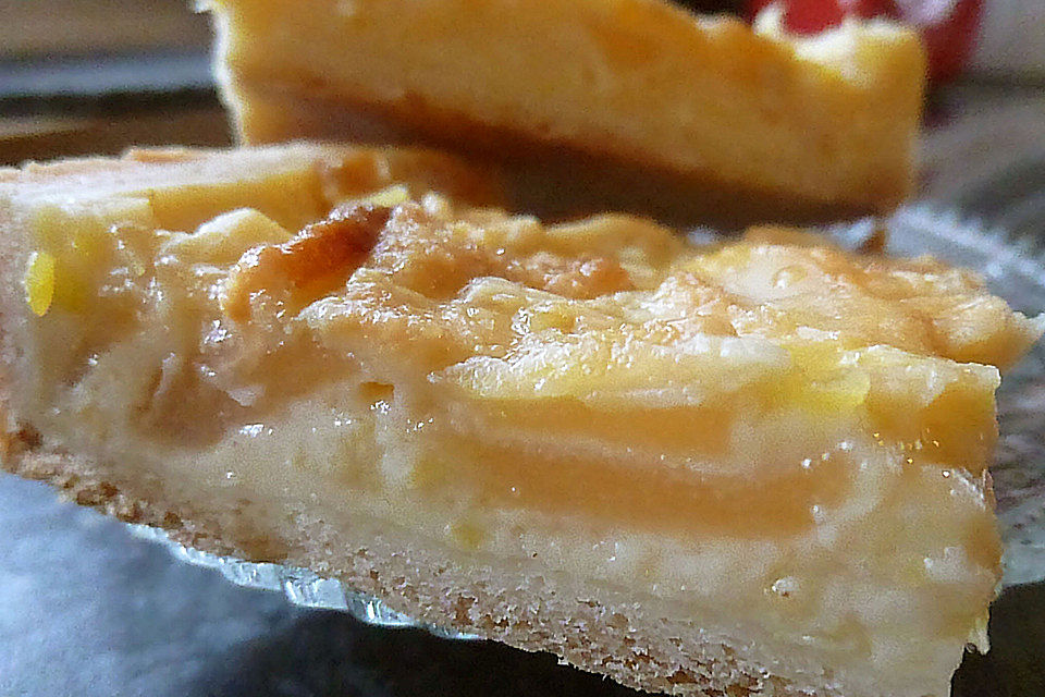 Apfelkuchen mit Sahne - Puddingguss