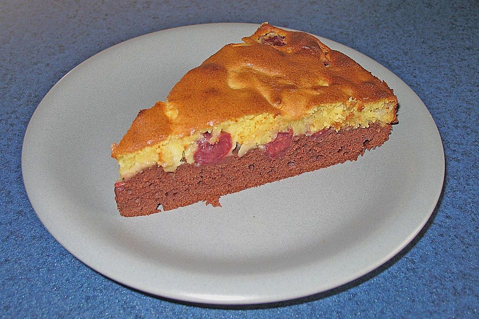 Kirschkuchen mit Marzipanguss