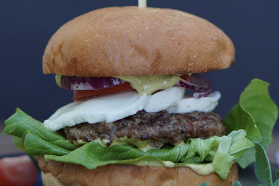 Burger nach italienischer Art im OptiGrill