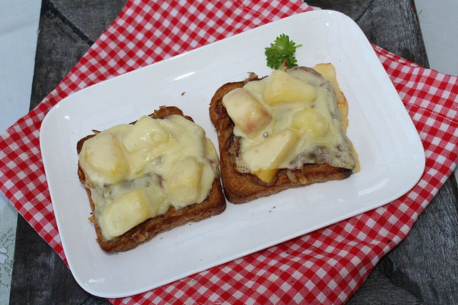 Überbackener Ananas-Rohschinken-Vollkorntoast von patty89| Chefkoch