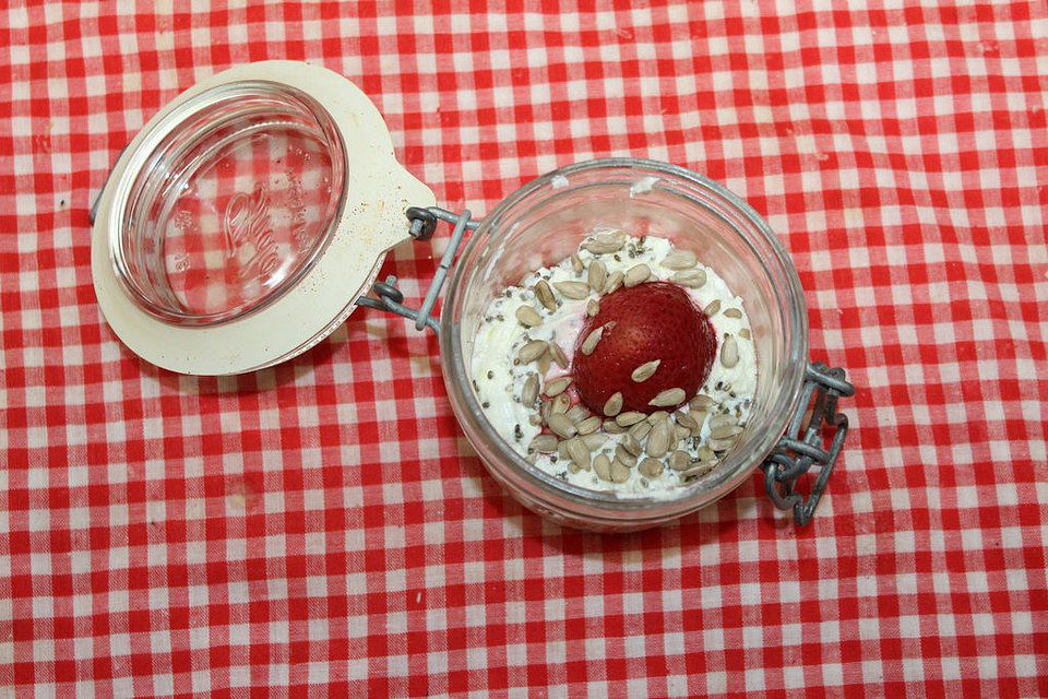 Low Carb Frühstück mit Chiapudding