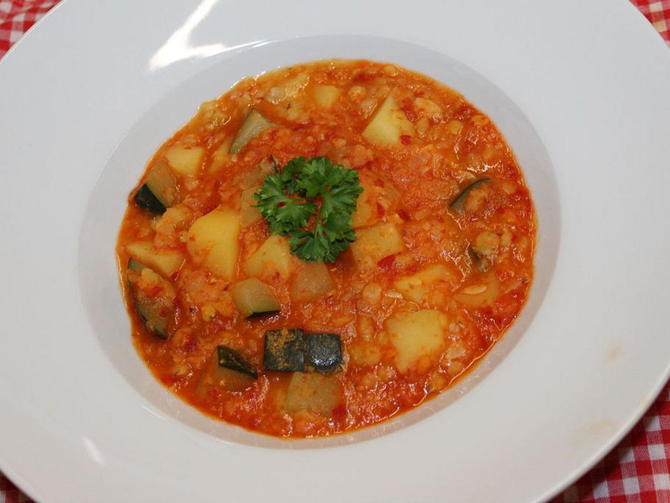 Gelbe Linsen mit Zucchini, Kartoffeln und scharfem Ajvar von patty89 ...