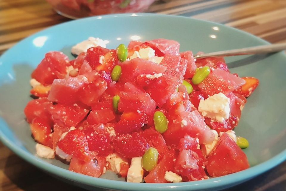 Wassermelone-Erdbeer-Salat