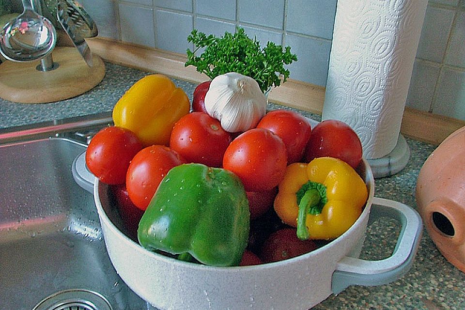 Thunfischauflauf mit Paprika und Tomaten